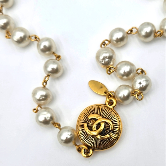 #56 - Authentic Chanel Necklace Coco Mark Circle Gold-Plated Fake Pearl Necklace - Picture 6 of 11